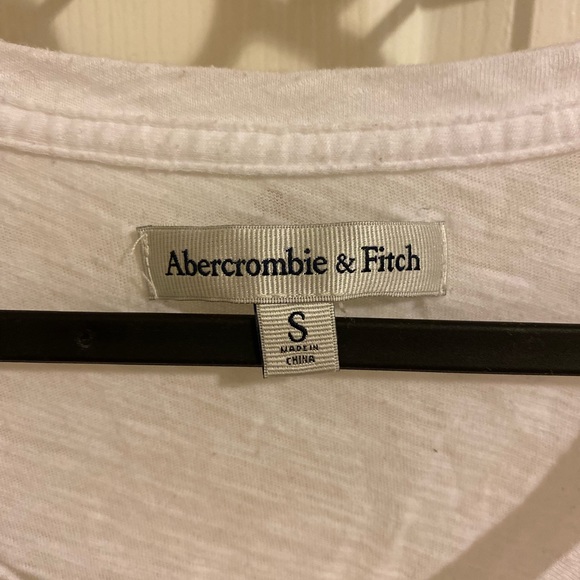 Abercrombie tee shirt - Picture 2 of 2